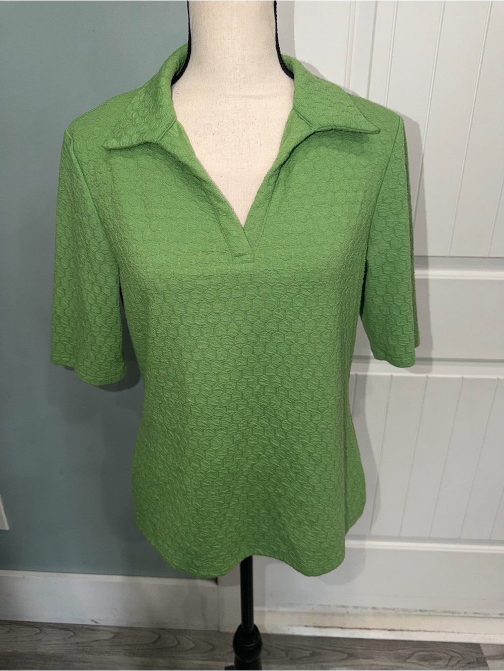 Kim & Cami Women's Green Textured Collared Short Sleeve Polo Shirt size large - Picture 3 of 7